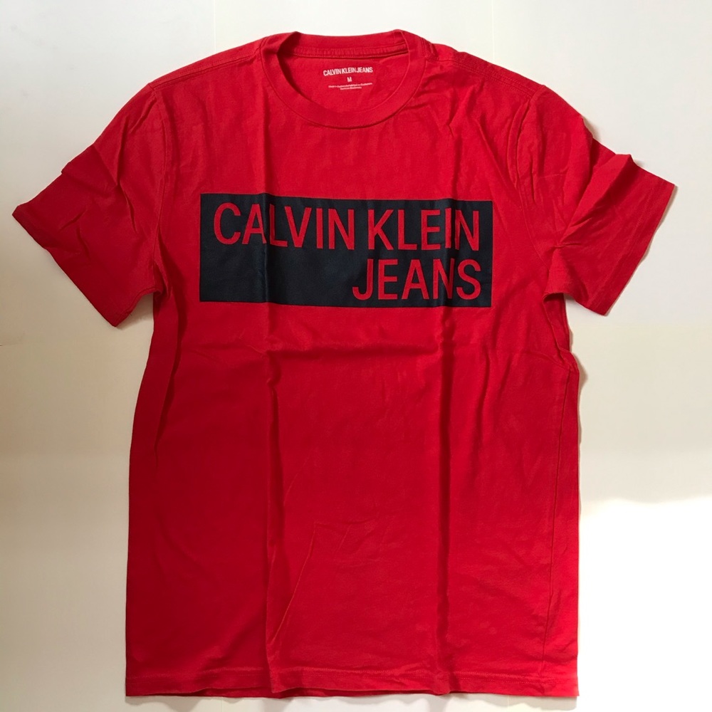 🌎 Calvin Klein Graphic Tee